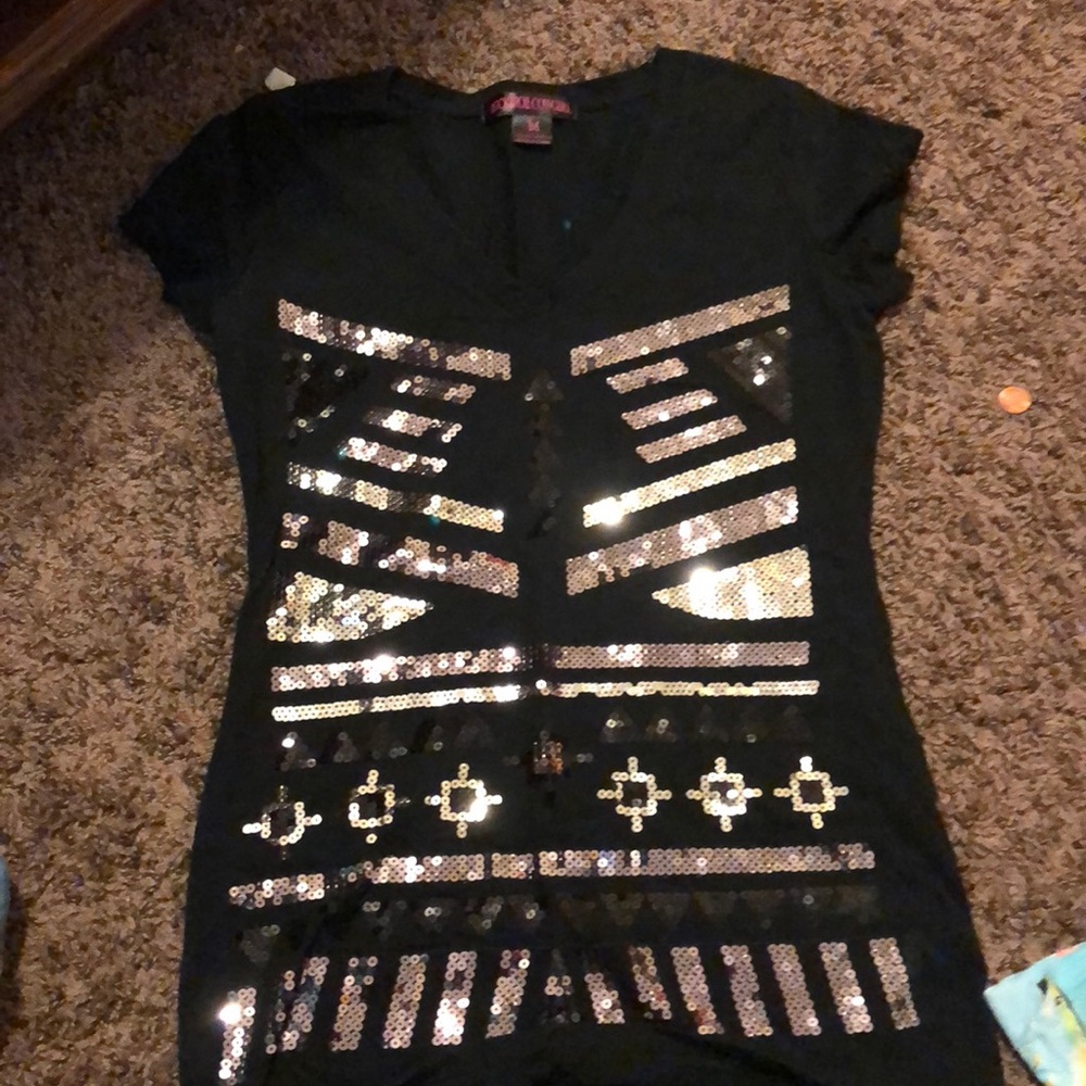 Black designed cut tee shirt